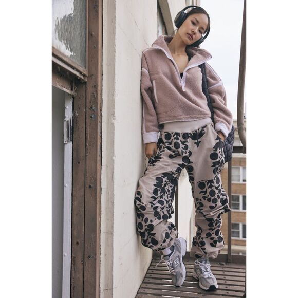 Free People Movement Parade Joggers Size Large - Picture 2 of 12